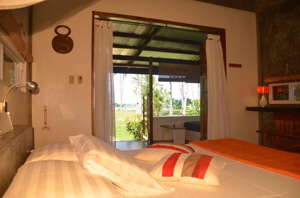 Somewhere Else Boutique Resort Mambajao Zimmer foto